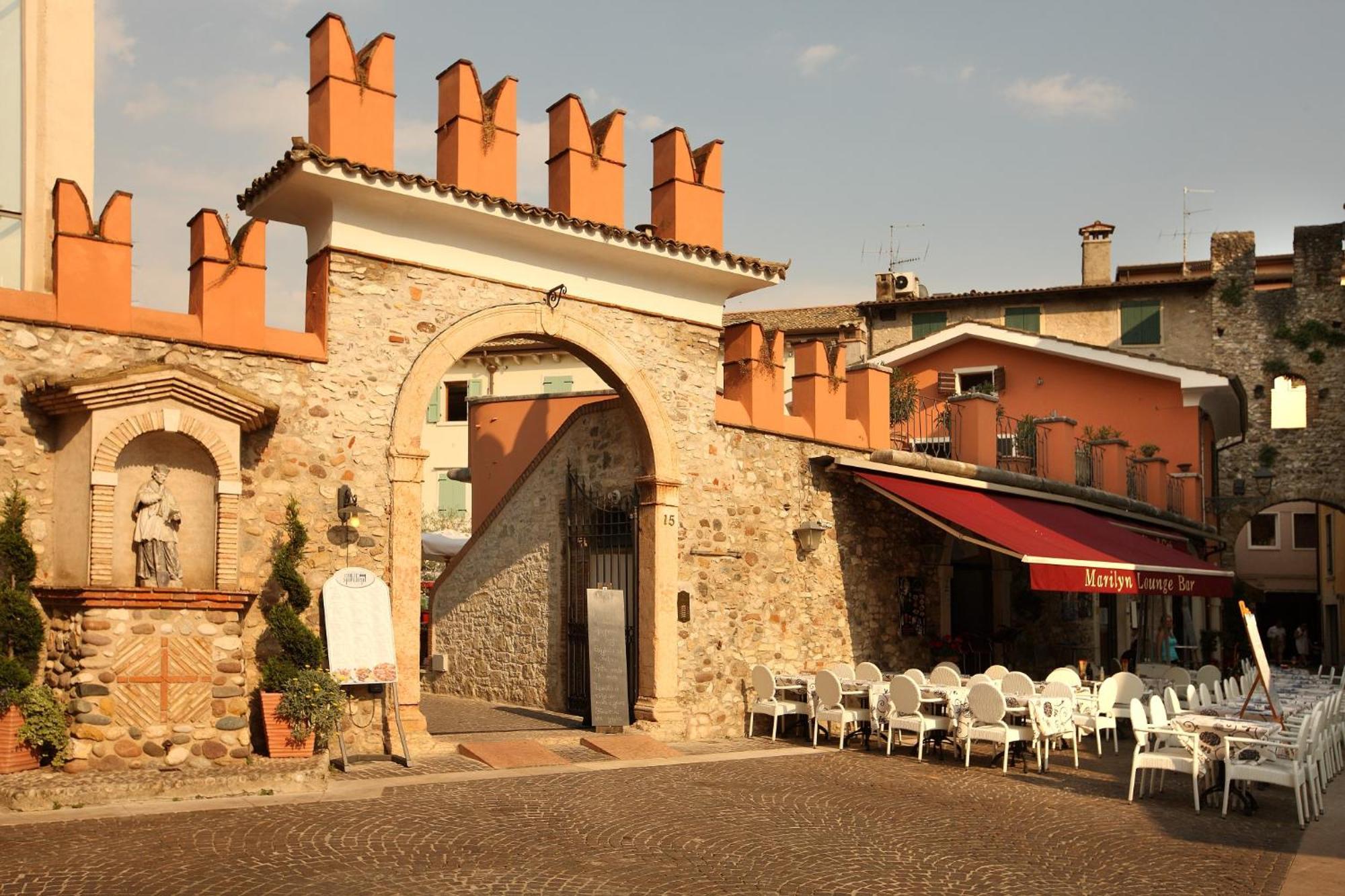 Corte San Luca Apartments Bardolino Exterior photo